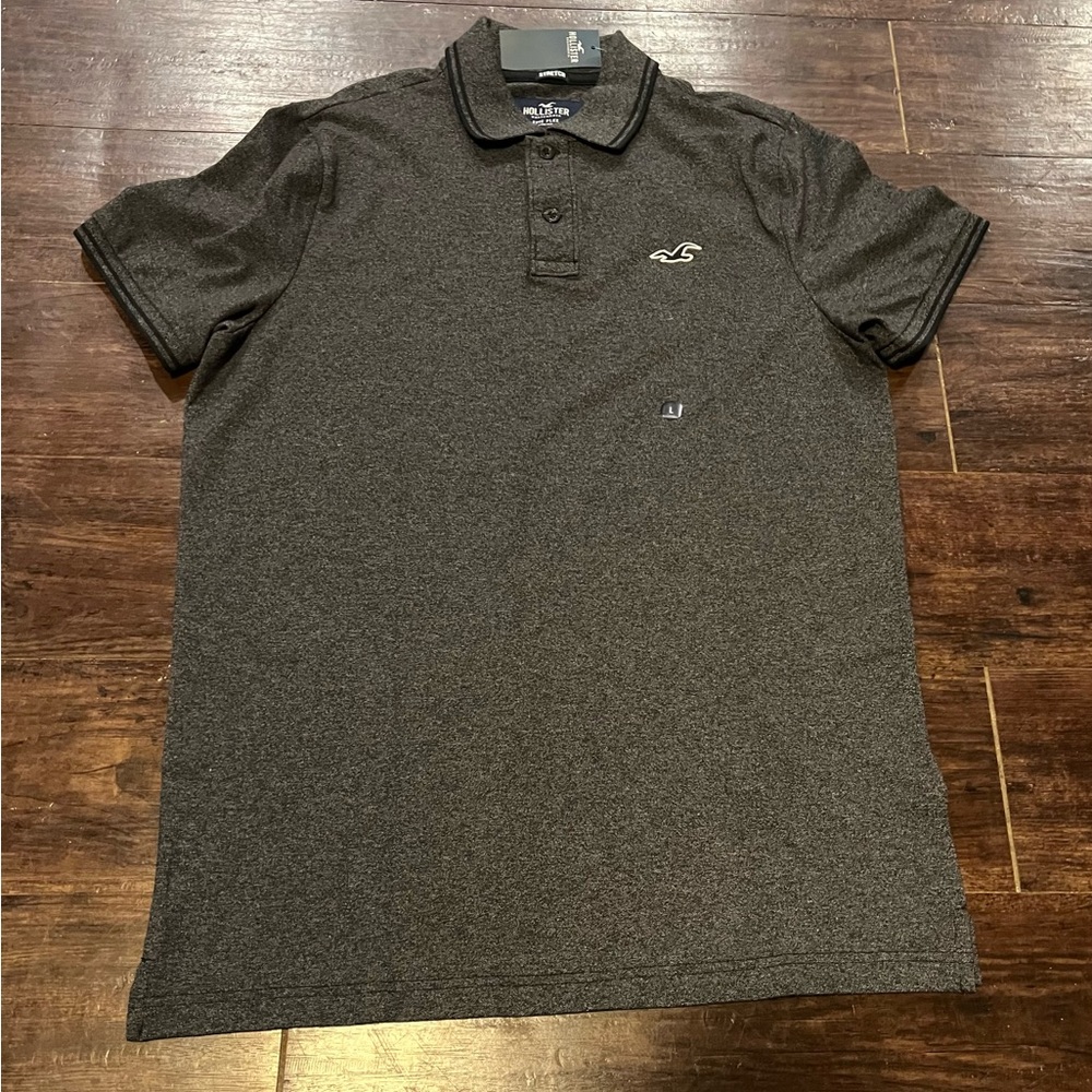Men’s Hollister shirt